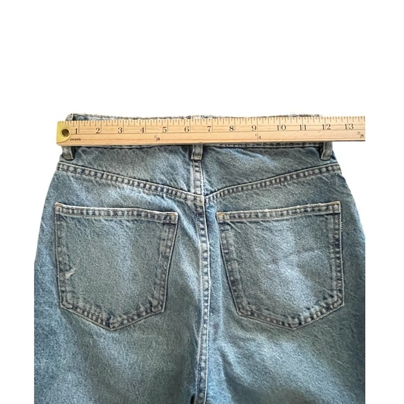 Zara Women Distressed Jeans Tapered Leg, Barrel. Size: 0 - Picture 6 of 7